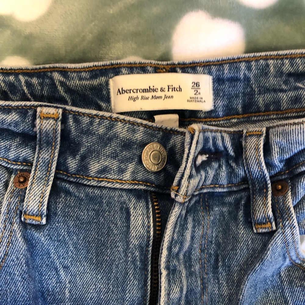 Abercrombie and fitch high rise mom jean